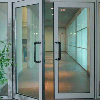 Двери из алюминия со стеклом
